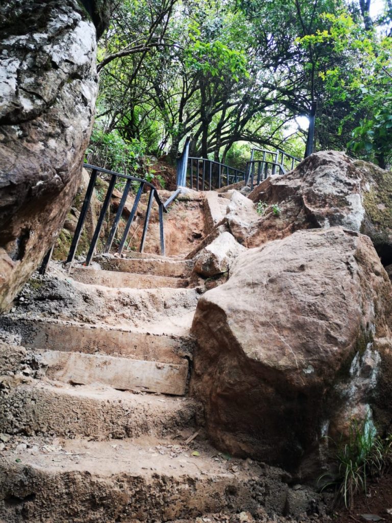 L'escalier qui sert de terrain d'entraînement pour le dénivelé aux Kenyans